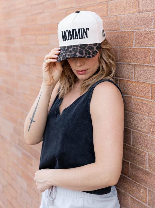 Mommin' Cheetah Vintage Trucker Hat