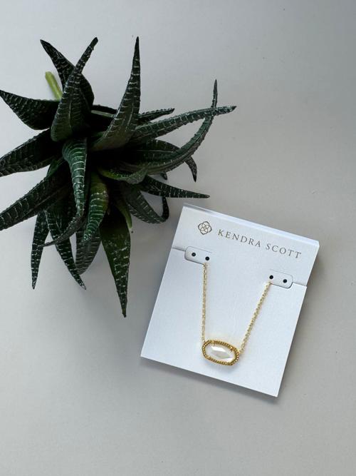 Kendra Scott Elisa Necklace - Gold Ivory Mother of Pearl