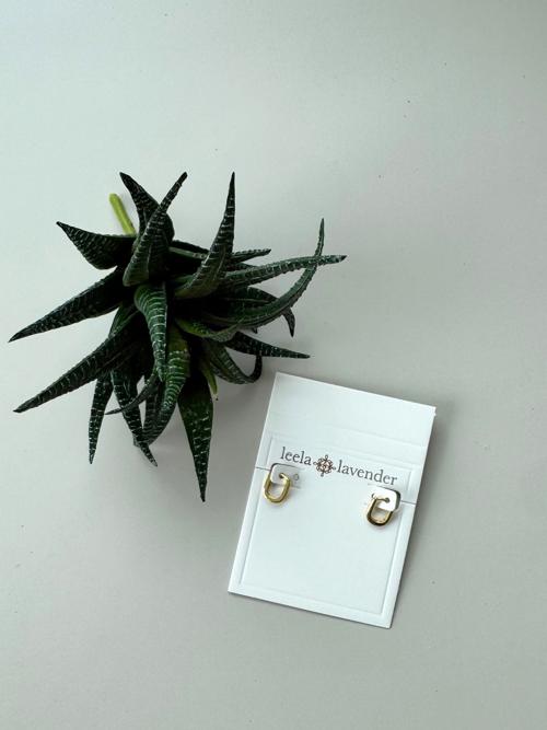 Dainty Oval Hoop Earrings