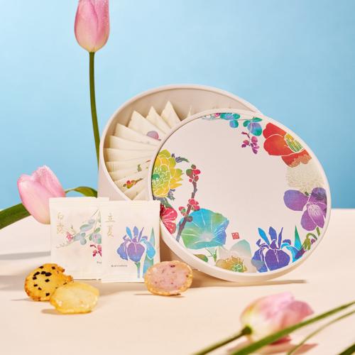 Japanese Blossom Rice Cracker Gift Box (36 Pieces, 8 Flavors)